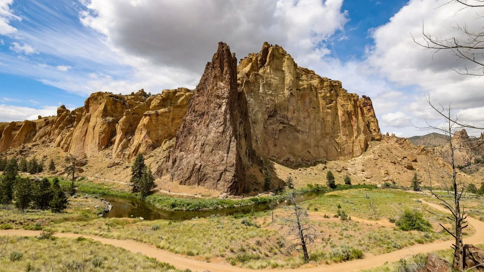 Smith rock state park near bend oregon
