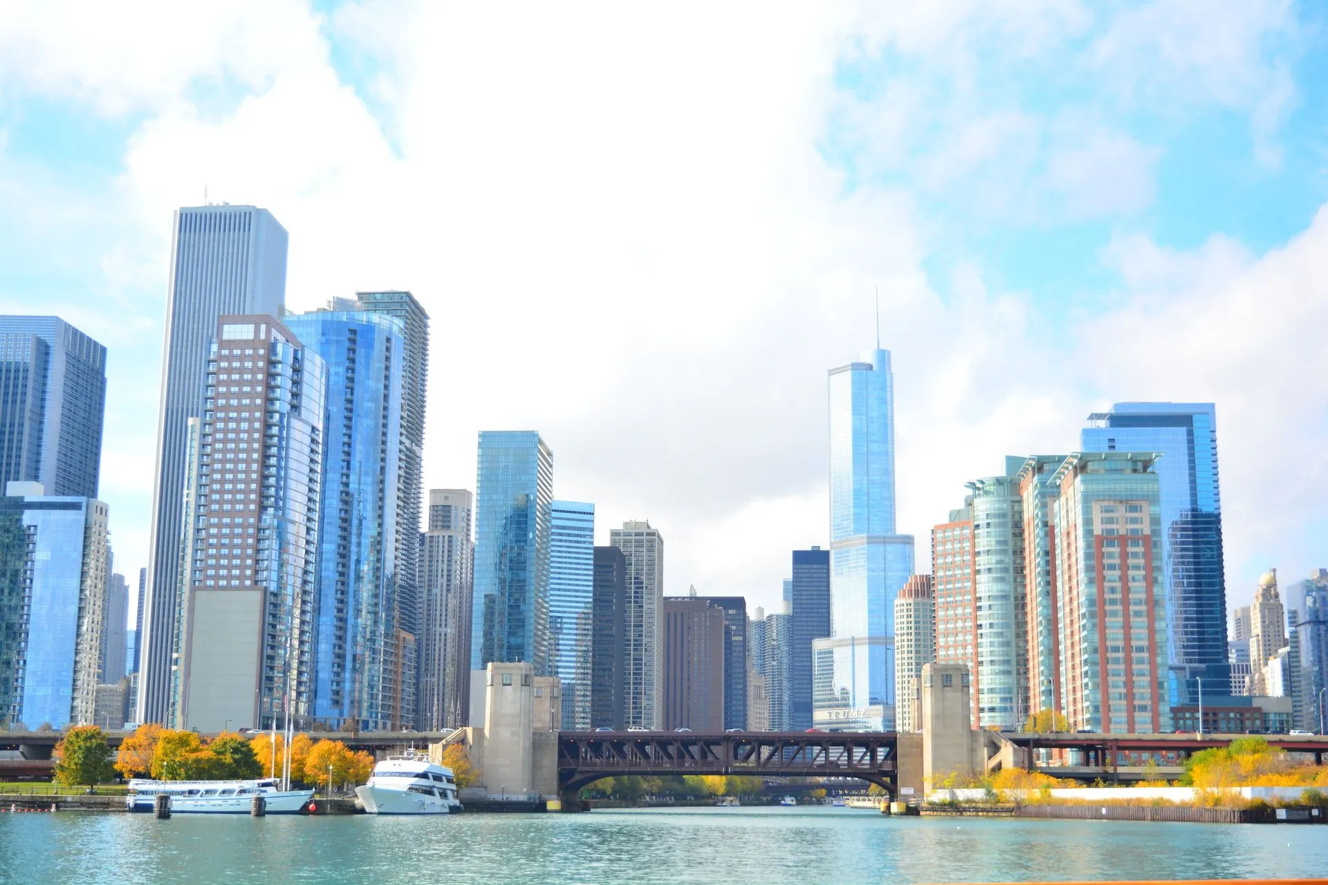 Bright daytime view of Chicago skyline and river