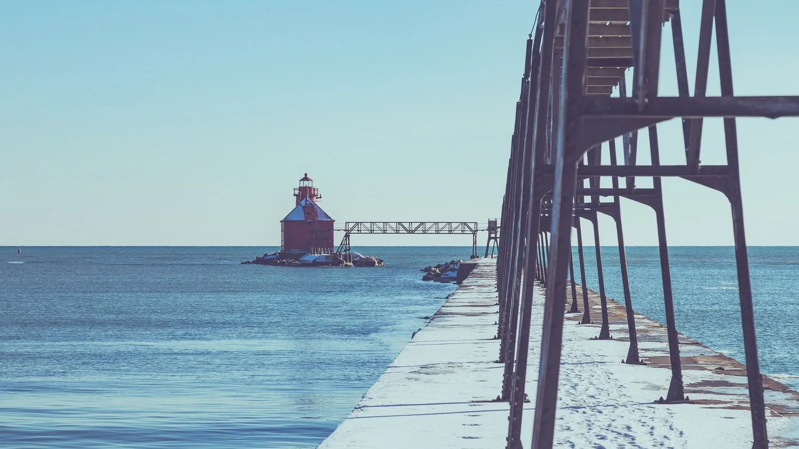 Sturgeon bay canal lighthouse in door county