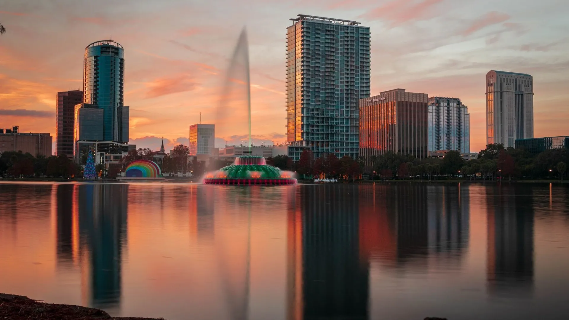 Lake eola fountain in orlando florida