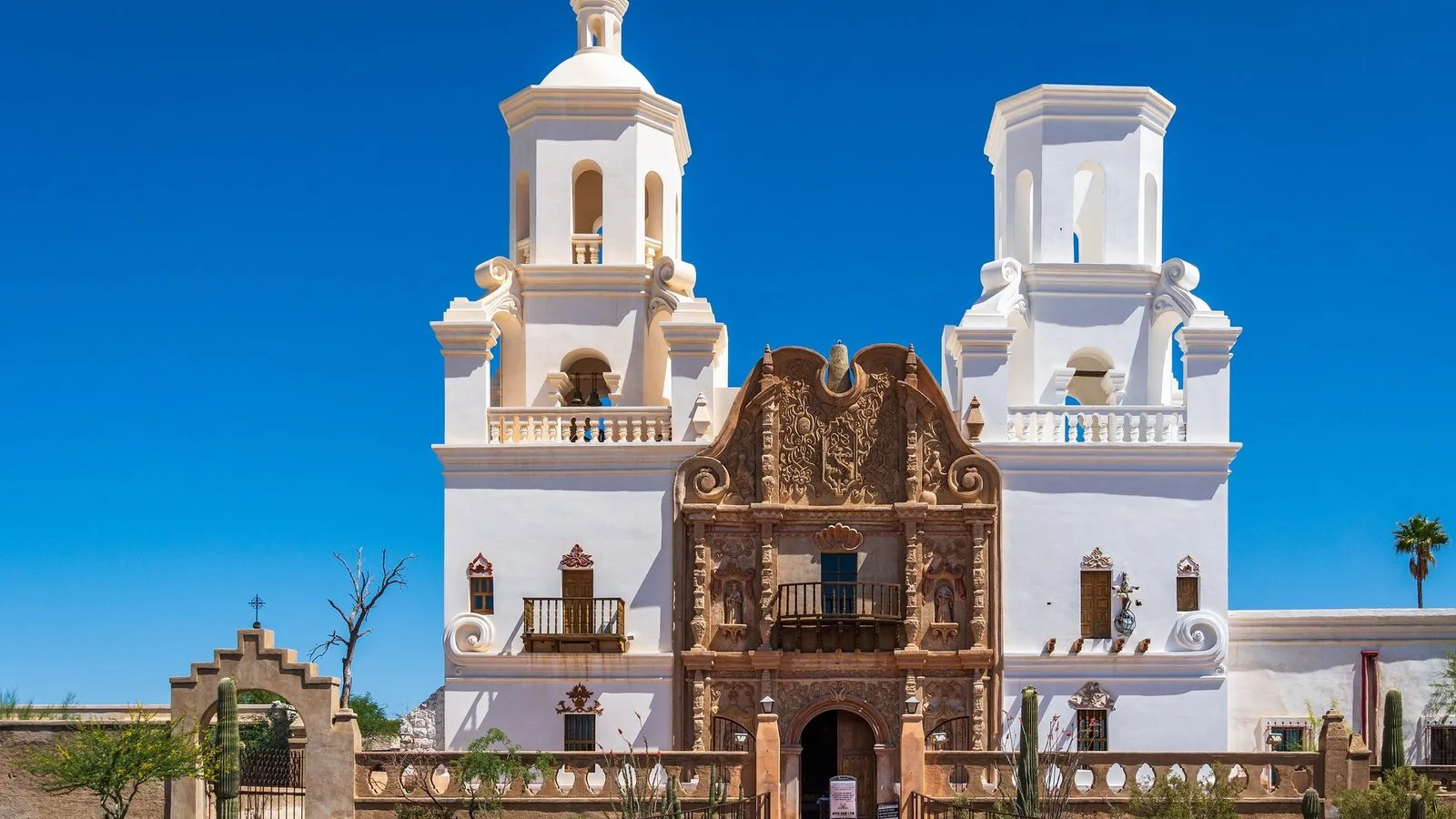 Mission san xavier del bac near tucson arizona